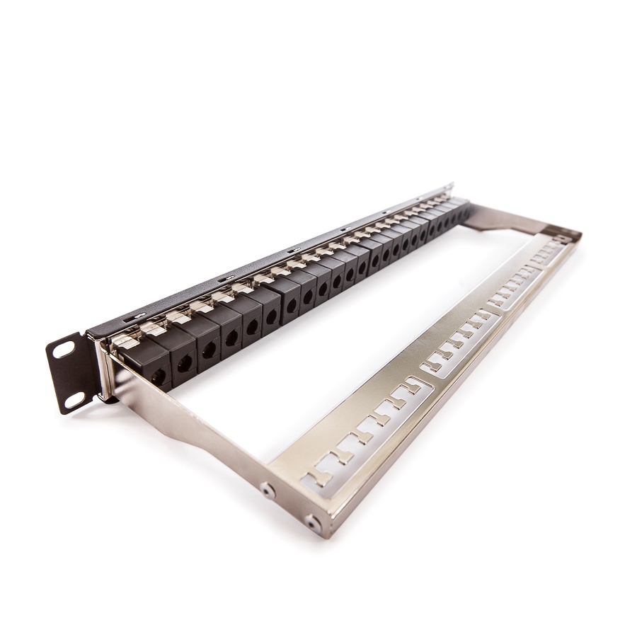 Keline patch panel, Kateg&oacute;ria 6, 24xRJ45/u, fekete, csatlakoz&oacute;kkal