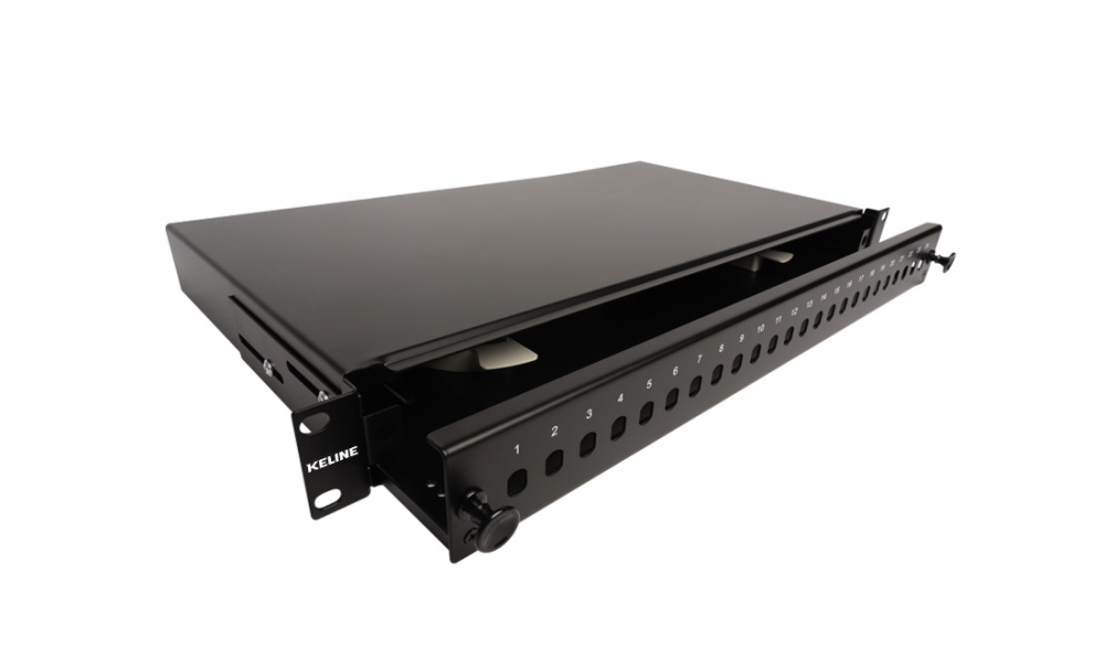 Keline kihúzható patch panel 24 x ST-ST vagy FC-FC toldóhoz, levehető előlap