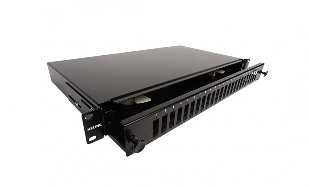 Keline kihúzható patch panel 24 x SC-SC duplex vagy LC-LC Quad toldóhoz, levehető előlap